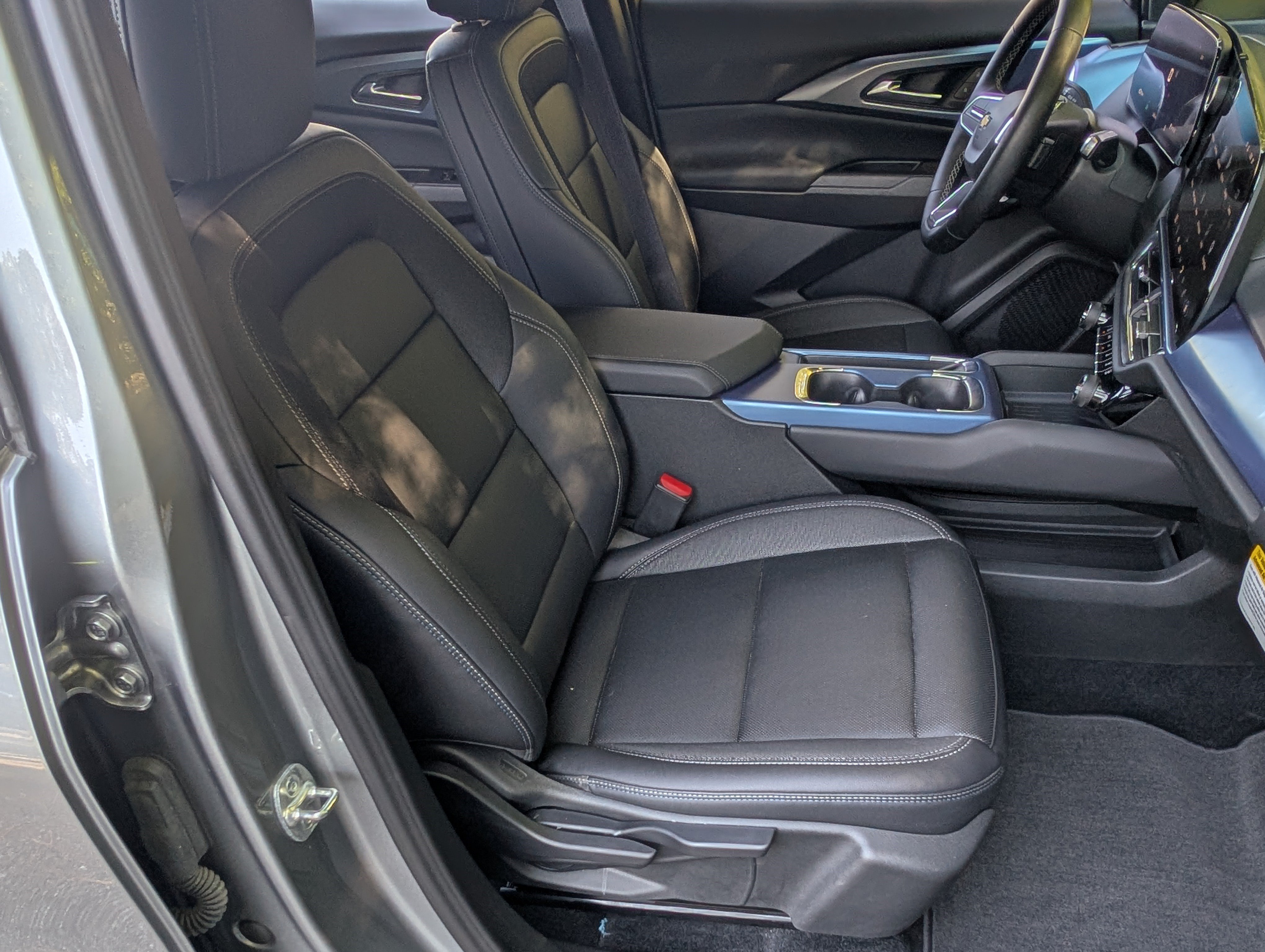 Used 2025 Chevrolet Equinox EV LT FWD image 20