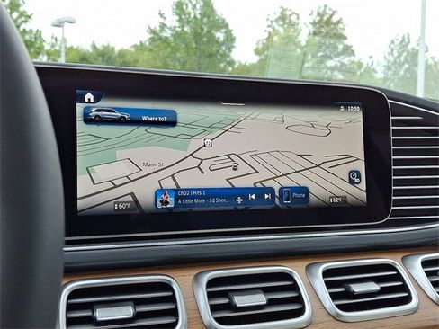 Used 2025 Mercedes-Benz GLS 450 4MATIC image 17