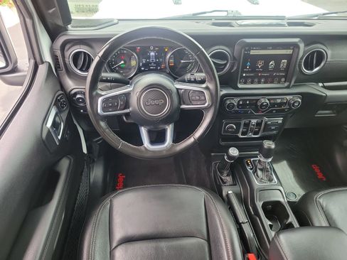Used 2023 Jeep Wrangler Unlimited Sahara w/ Cold Weather Group AWD/4WD image 7