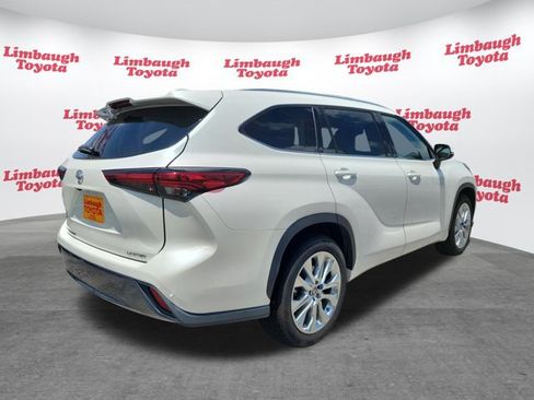 Used 2021 Toyota Highlander Limited FWD image 25