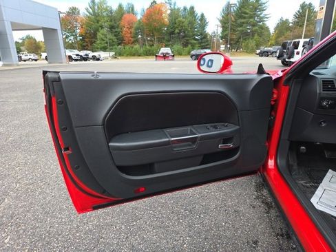 Used 2010 Dodge Challenger R/T image 78