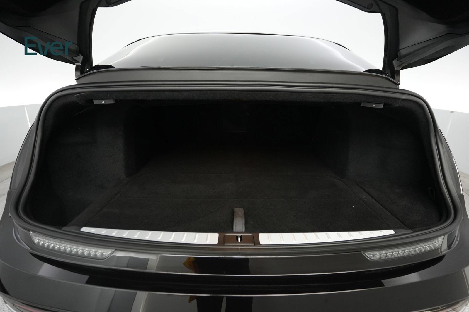 Used 2023 Lucid Air Touring AWD/4WD image 8