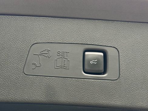 Used 2023 Lincoln Corsair AWD w/ Equipment Group 101A image 17