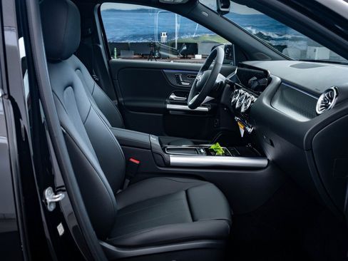 Certified 2025 Mercedes-Benz GLA 250 4MATIC image 23