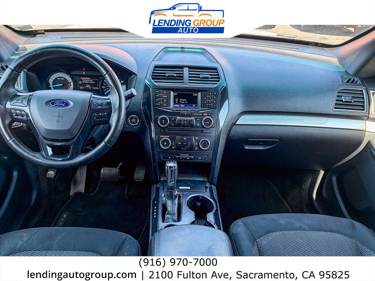 Used 2017 Ford Explorer XLT FWD image 11