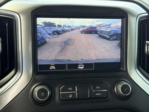 Used 2022 Chevrolet Silverado 1500 LT AWD/4WD image 31