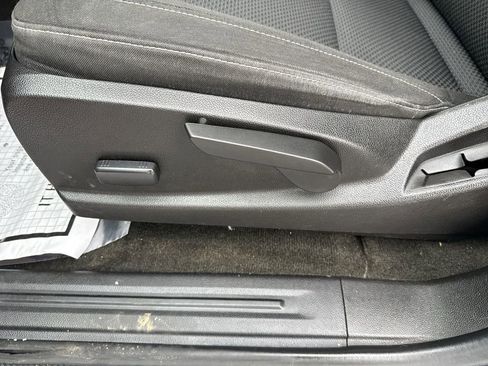 Used 2017 Chevrolet Colorado LT w/ LT Convenience Package image 12