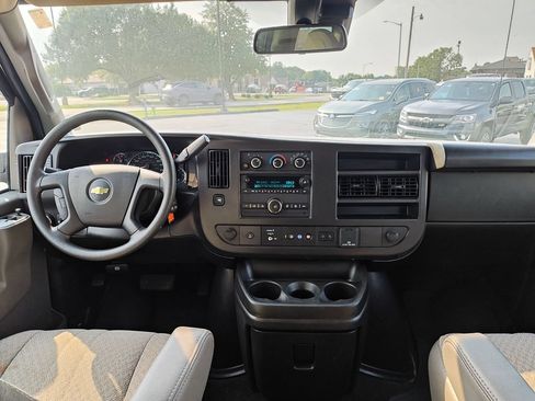 Used 2025 Chevrolet Express 3500 LT w/ LT Preferred Equipment Group RWD image 15