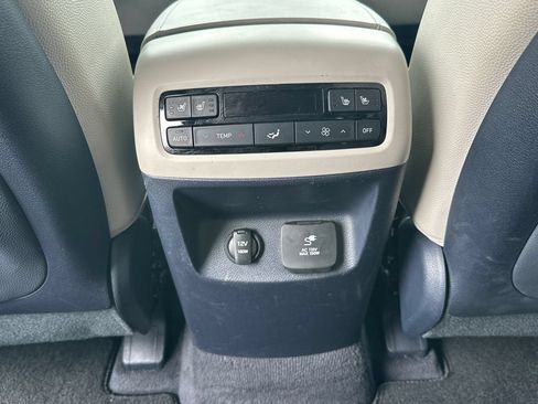 Used 2023 Hyundai Palisade Limited FWD image 23