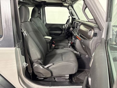 Used 2018 Jeep Wrangler Sport AWD/4WD image 6