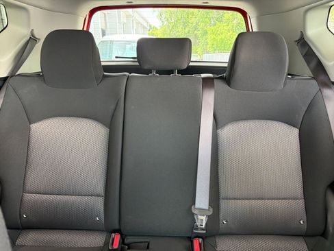 Used 2025 Kia Soul LX w/ LX Technology Package FWD image 38
