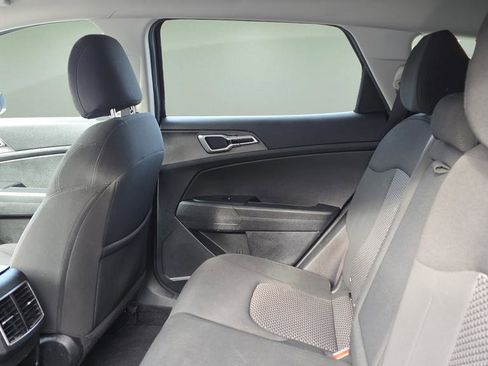 Used 2023 Kia Sportage LX image 14