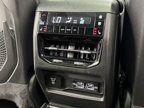 Used 2023 Jeep Grand Cherokee L Limited AWD/4WD image 31