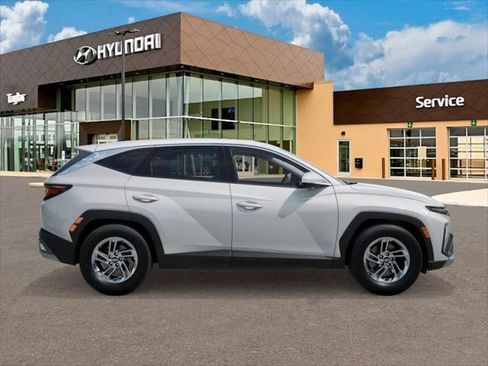 New 2026 Hyundai Tucson SE image 7