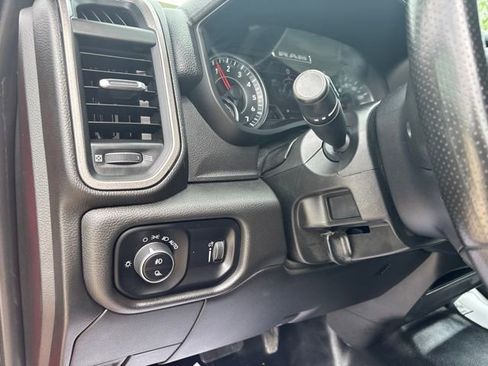 Used 2022 RAM 2500 Tradesman w/ Chrome Appearance Group AWD/4WD image 3