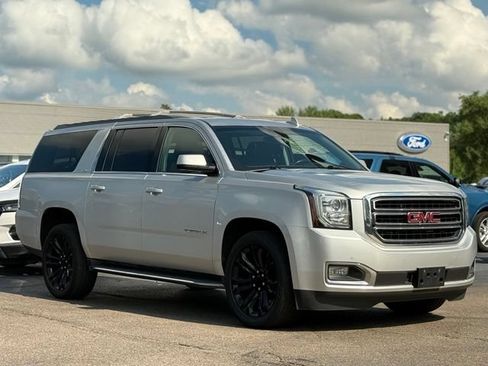 Used 2018 GMC Yukon XL SLT w/ Open Road Package AWD/4WD image 36
