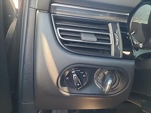 Used 2022 Porsche Macan image 17