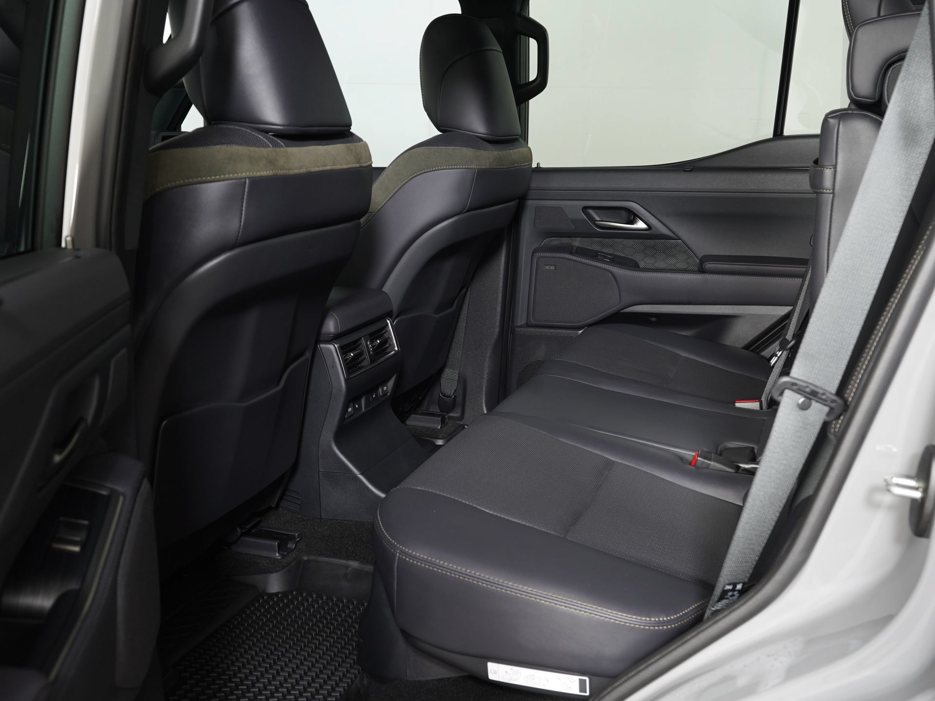 Used 2025 Lexus GX 550 AWD/4WD image 13