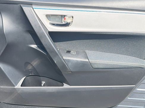 Used 2014 Toyota Corolla LE FWD image 27