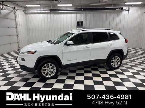 Used 2015 Jeep Cherokee Latitude w/ Cold Weather Group AWD/4WD image 1