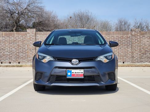 Used 2015 Toyota Corolla LE image 2