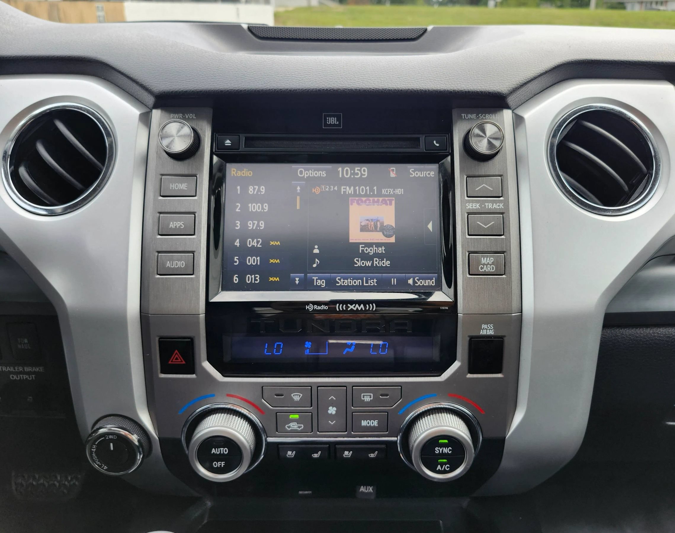 Used 2019 Toyota Tundra Platinum AWD/4WD image 28