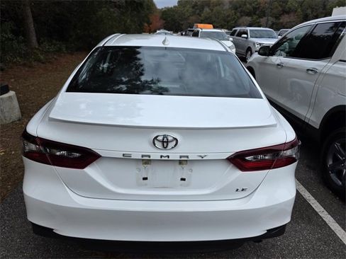 Used 2022 Toyota Camry LE w/ Carpet Mat Package (TMS) image 3