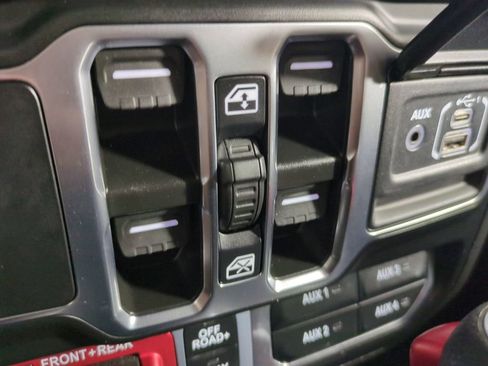 Used 2023 Jeep Wrangler Unlimited Rubicon w/ Cold Weather Group image 29