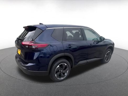 Used 2025 Nissan Rogue SV AWD/4WD image 15