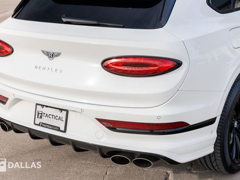 Used 2022 Bentley Bentayga Speed image 16