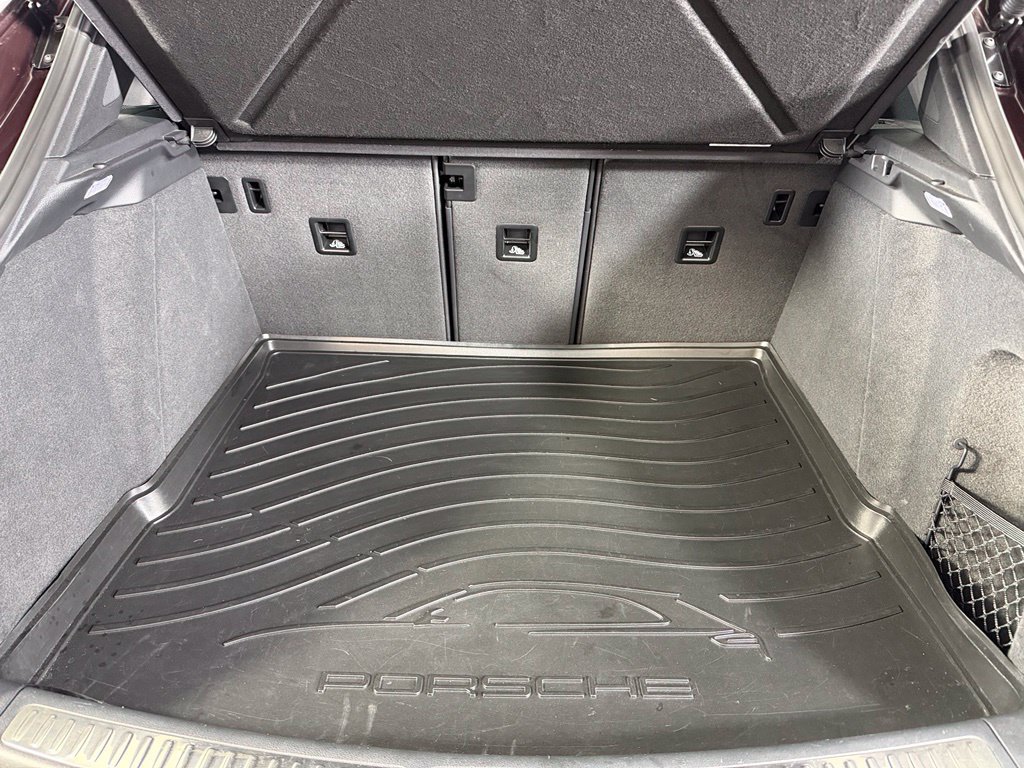 Used 2023 Porsche Macan AWD/4WD image 20