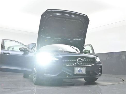 Used 2022 Volvo S60 B5 Momentum w/ Premium Package image 53