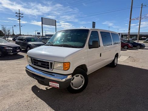 Used 2005 Ford E-150 and Econoline 150 Wagon image 1