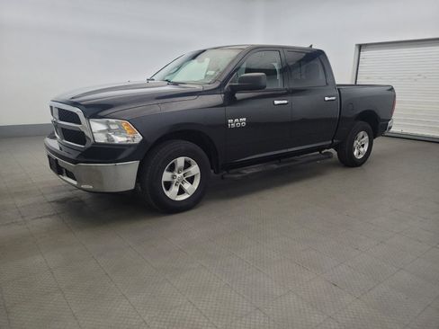 Used 2018 RAM 1500 Classic SLT AWD/4WD image 2