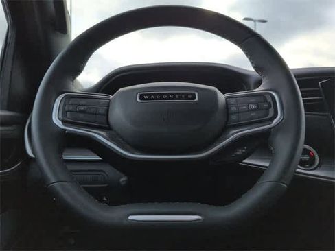 Used 2024 Jeep Wagoneer Series III image 23