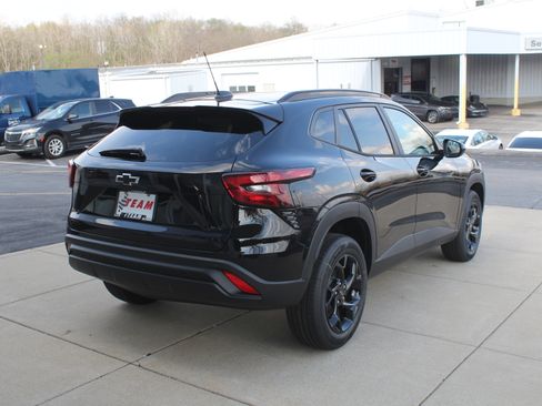 New 2026 Chevrolet Trax LT w/ Driver Confidence Package image 4