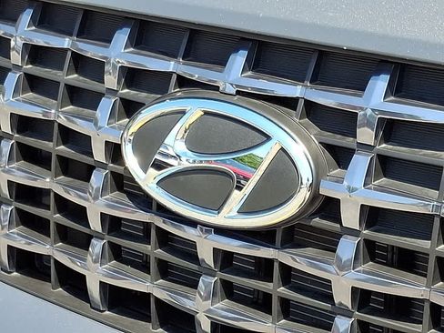 Certified 2025 Hyundai Venue Limited FWD image 29