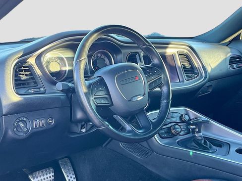 Used 2022 Dodge Challenger R/T Scat Pack RWD image 9