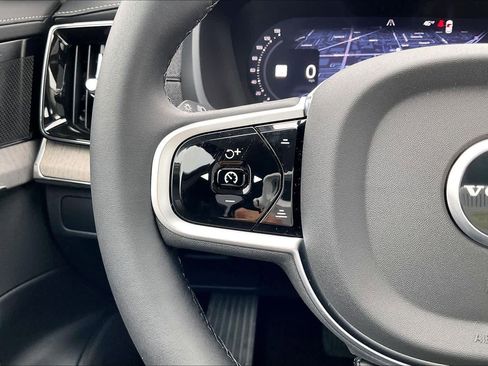 New 2026 Volvo XC90 B6 Ultra w/ Protection Package image 17