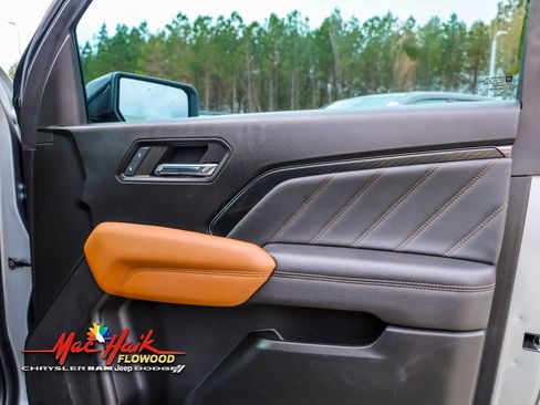 Used 2024 GMC Canyon AT4 image 15