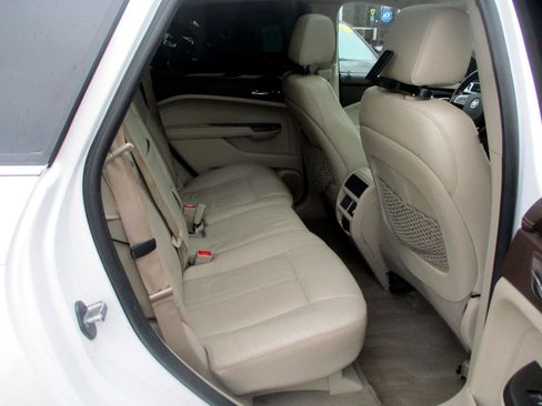 Used 2012 Cadillac SRX Luxury image 8