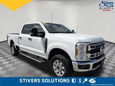 Used 2024 Ford F250 XLT AWD/4WD image 3