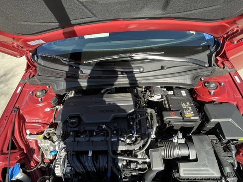 Used 2025 Hyundai Elantra Limited image 26