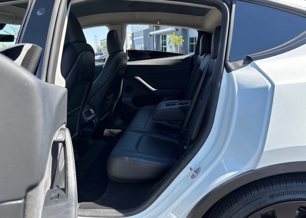 Used 2025 Tesla Model Y Performance AWD/4WD image 6