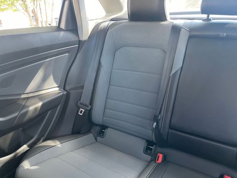 Used 2025 Volkswagen Jetta SE image 39