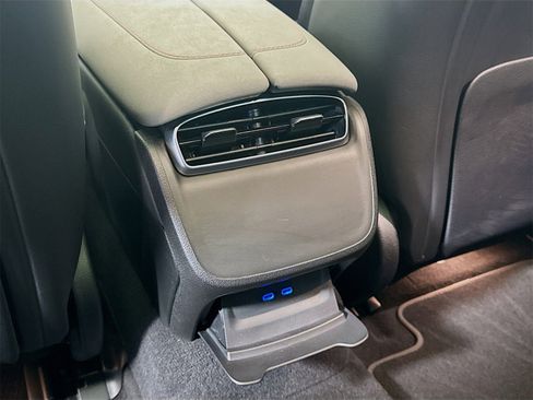 Used 2022 Mercedes-Benz EQS 580 4MATIC Sedan image 25