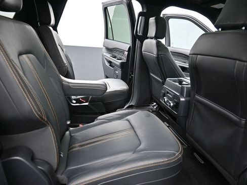 Used 2022 Ford Expedition Platinum RWD image 25