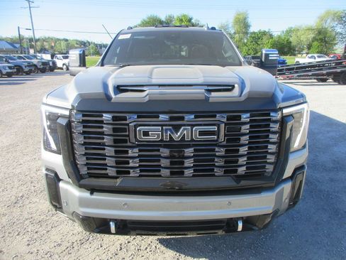 New 2026 GMC Sierra 2500 Denali Ultimate AWD/4WD image 11