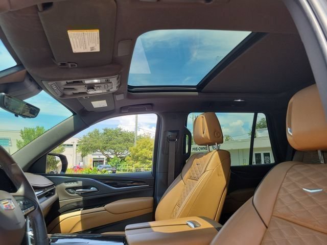 Used 2021 Cadillac Escalade Premium Luxury AWD/4WD image 21