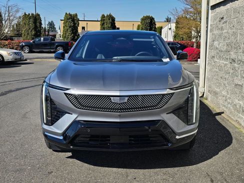 New 2026 Cadillac Optiq Luxury 1 image 13
